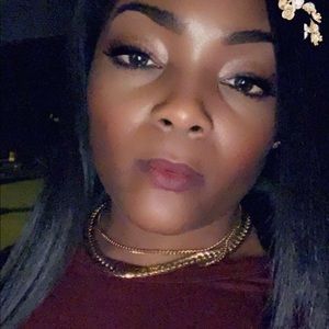 Meet your Posher, Monique